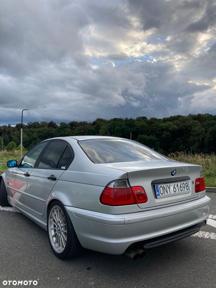 BMW Seria 3 330i Edition Sport - 11