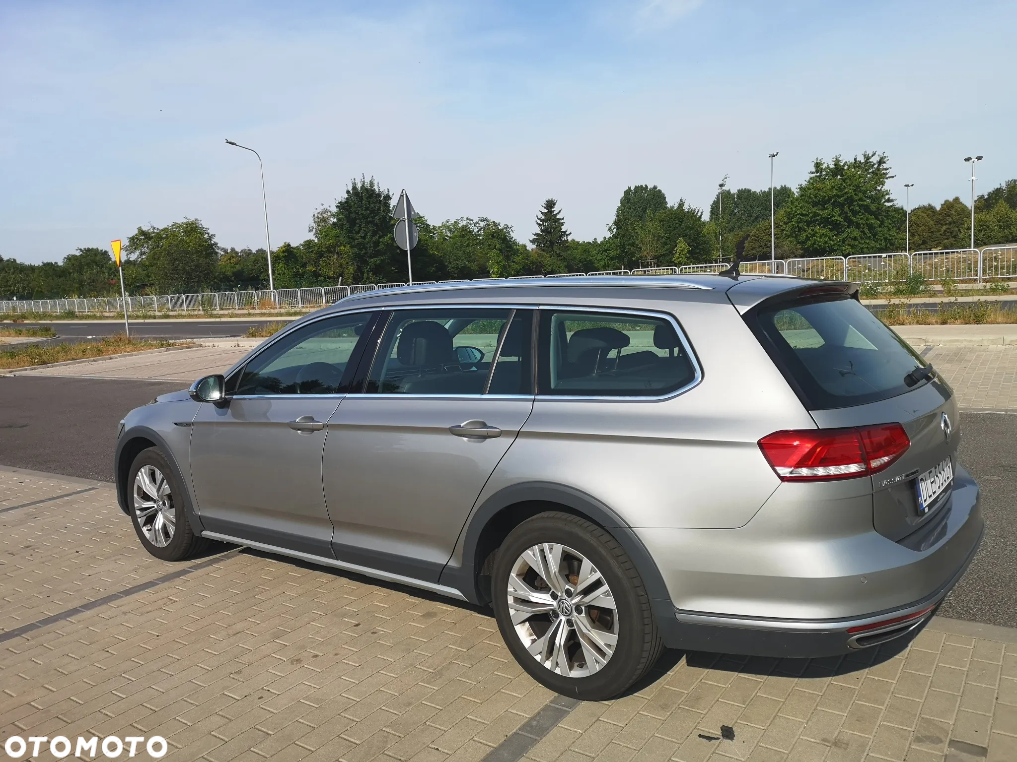 Volkswagen Passat - 13