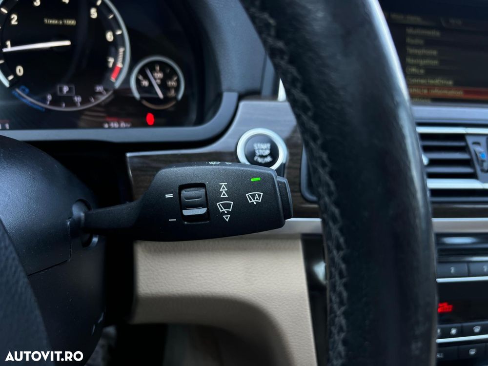 BMW Seria 7 740Li - 24