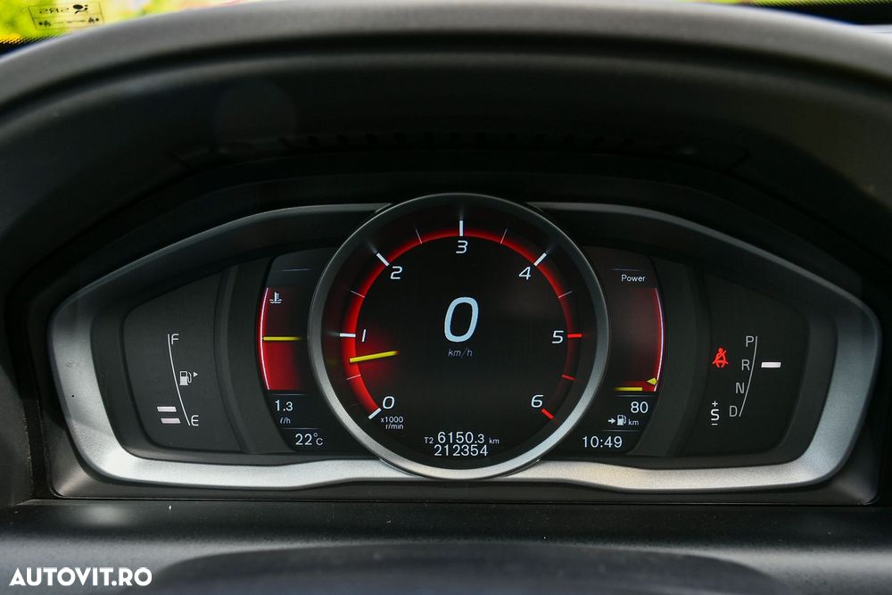 Volvo XC 60 D4 AWD Geartronic Momentum - 9