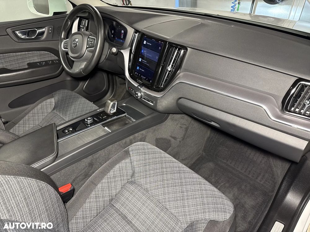 Volvo XC 60 B5 B AWD Core - 26