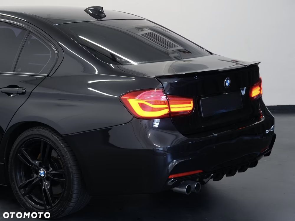 BMW Seria 3 330i M Sport Sport - 16