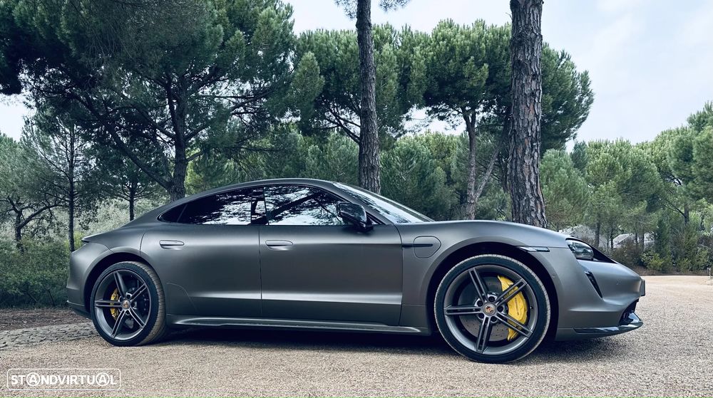 Porsche Taycan Turbo S - 2