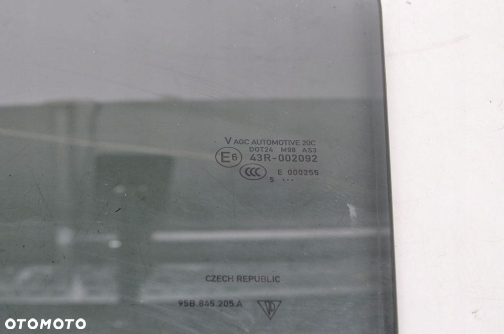 PORSCHE MACAN SZYBA LEWA TYLNA 15R - 2