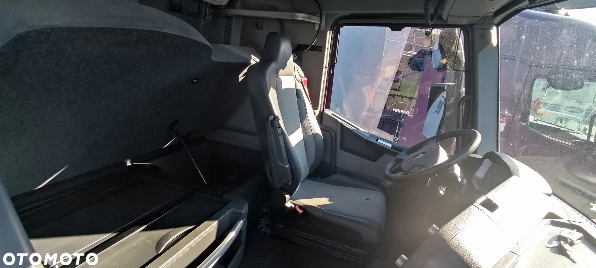 Renault T * LowDeck * - 11