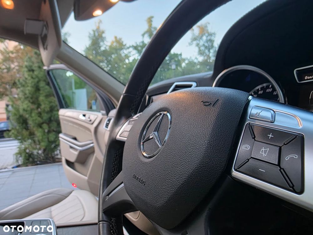 Mercedes-Benz GL 350 CDI DPF 4Matic BlueEFFICIENCY 7G-TRONIC Grand Edition - 25