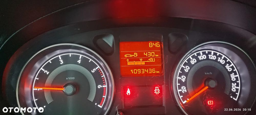 Peugeot 301 1.2 Pure Tech Access - 6