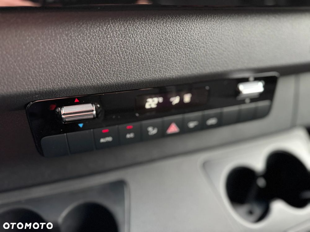 Mercedes-Benz Sprinter - 18