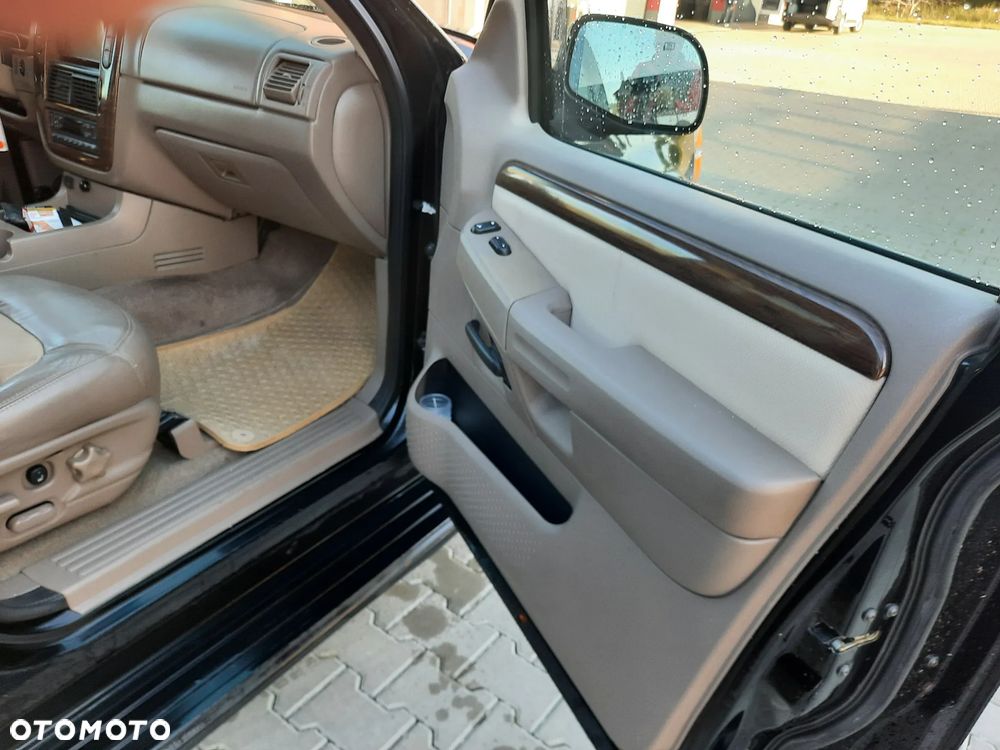 Ford Explorer 4.6 AWD - 13