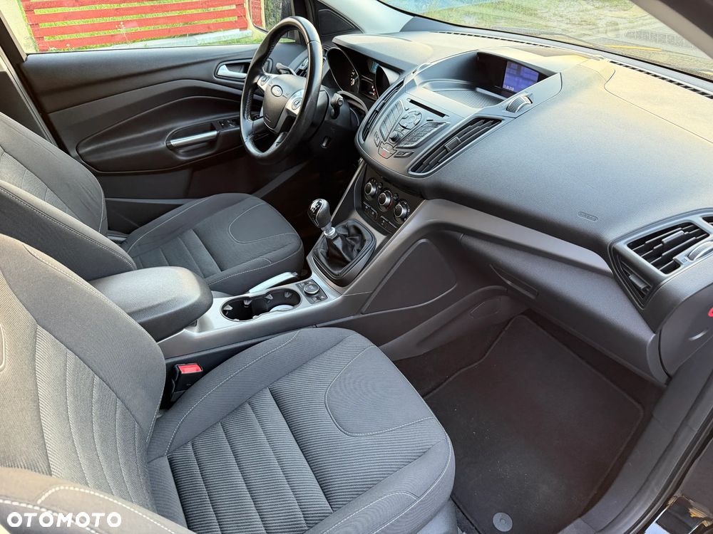 Ford Kuga 2.0 TDCi 2x4 Titanium - 17