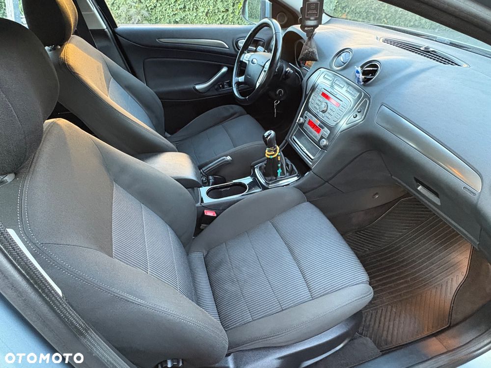 Ford Mondeo 1.6 Titanium - 10
