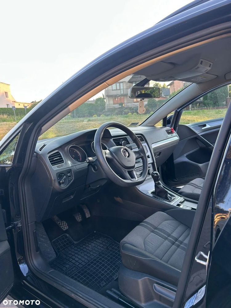 Volkswagen Golf - 18
