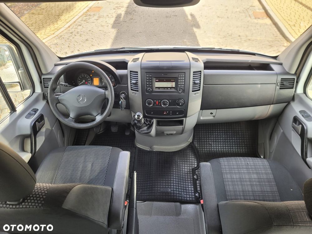 Mercedes-Benz Sprinter - 4