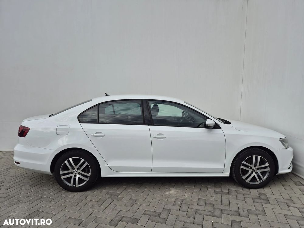 Volkswagen Jetta 2.0 TDI Comfortline - 6