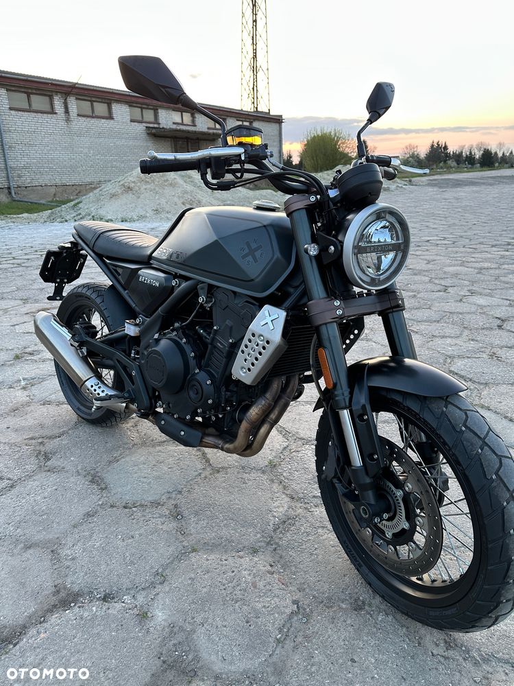 Brixton Crossfire - 9