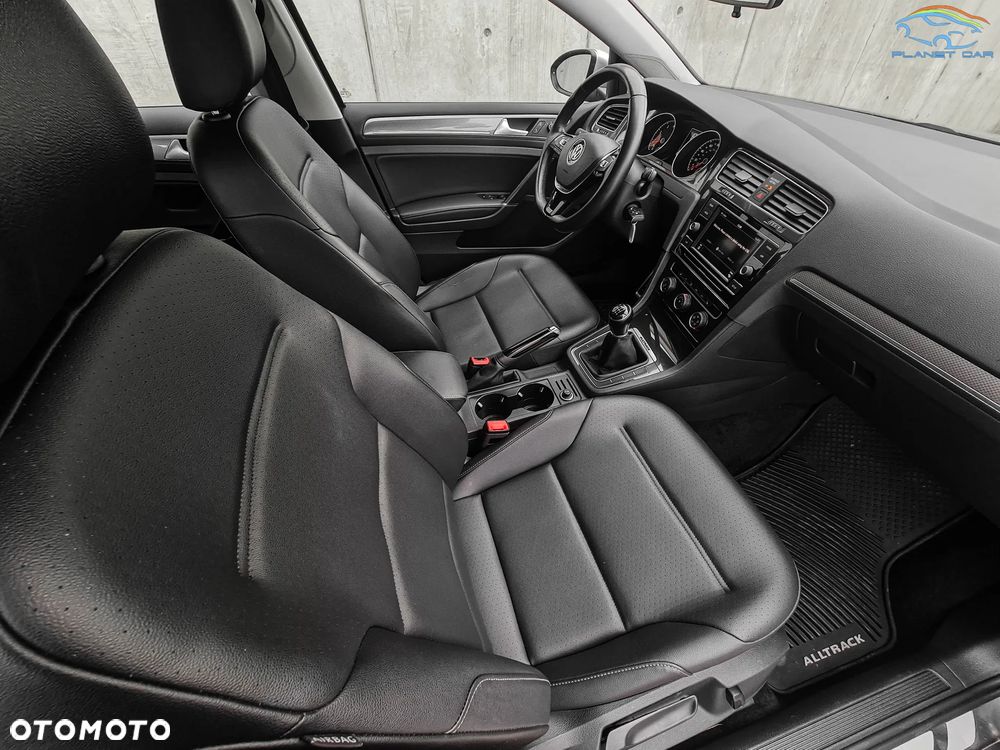 Volkswagen Golf - 21
