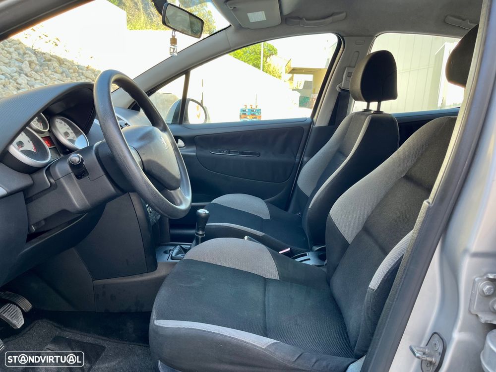 Peugeot 207 1.4 16V Trendy - 7