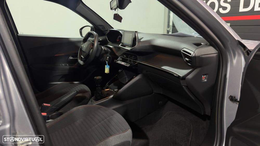 Peugeot 2008 1.2 PureTech Active - 12