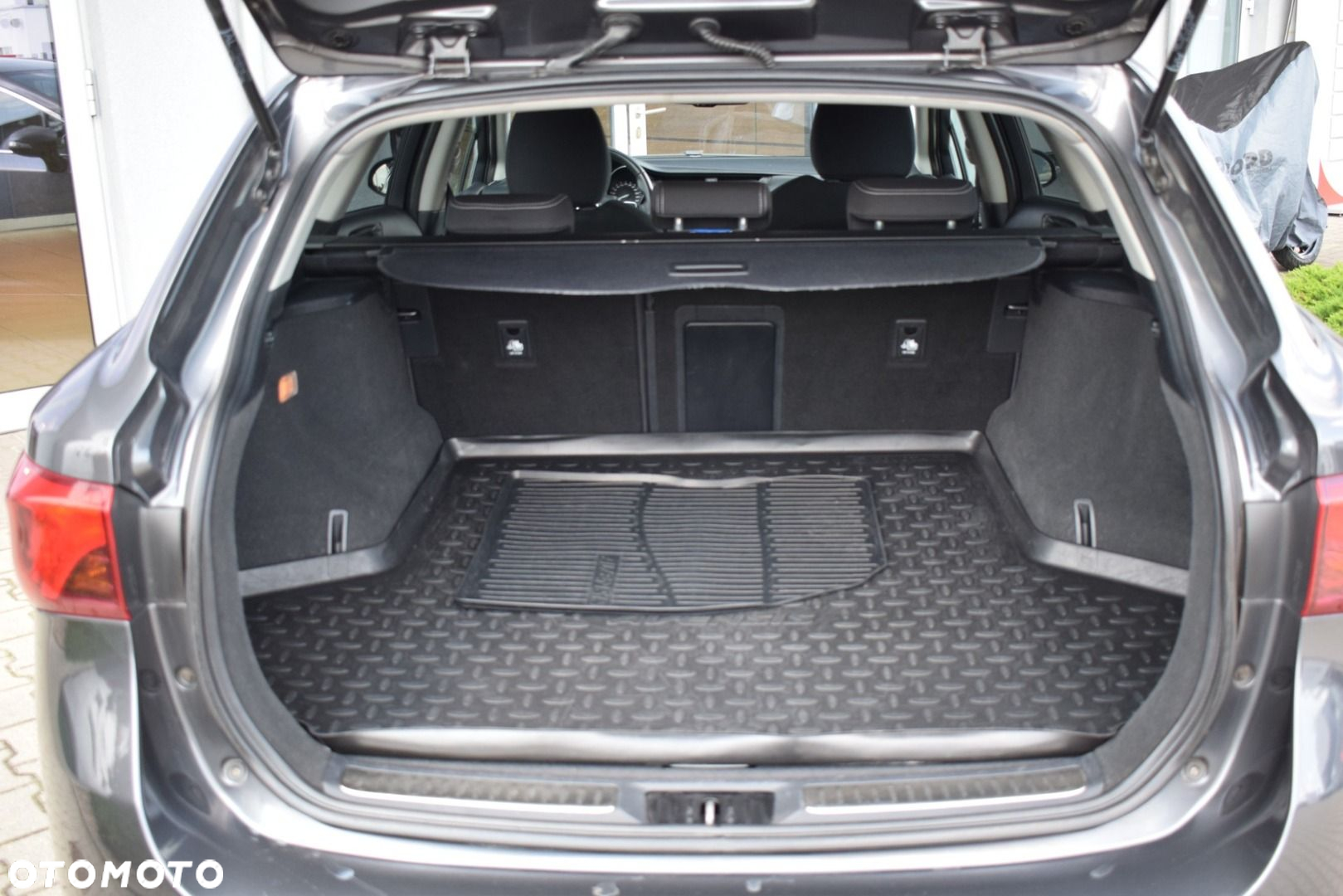Toyota Avensis - 18