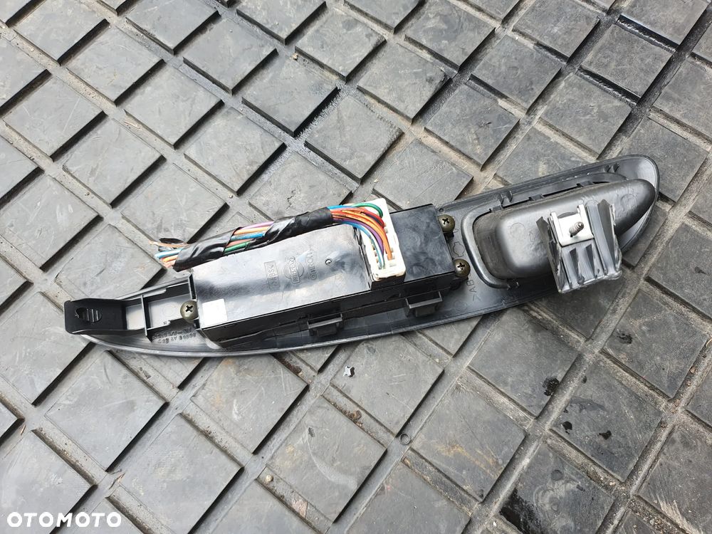 Nissan Primera P12 panel przełącznik szyb lewy przód 25401-AV640 EUROPA - 3