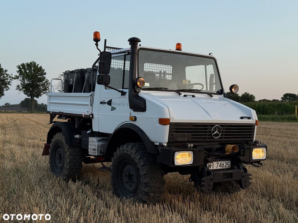 Mercedes-Benz Unimog 424 - 4