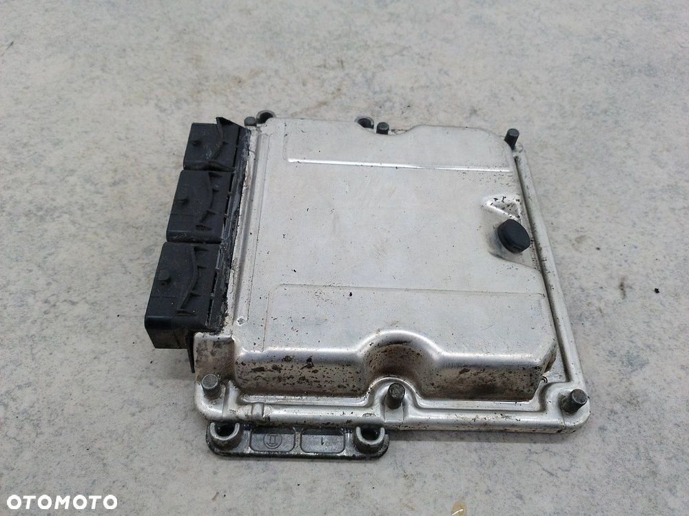 STEROWNIK RENAULT TRAFIC II 8200118526 HOM8200051608 0281010632  BOSCH 1.9 - 7