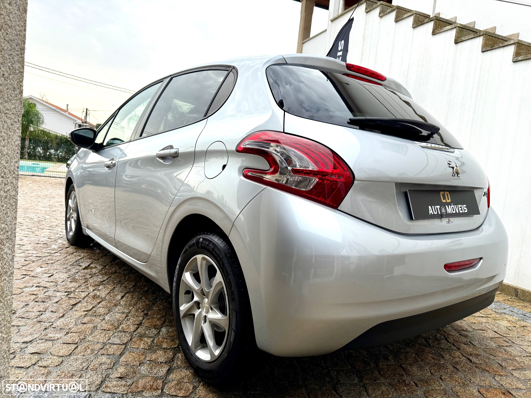 Peugeot 208 1.2 VTi SE Style - 8