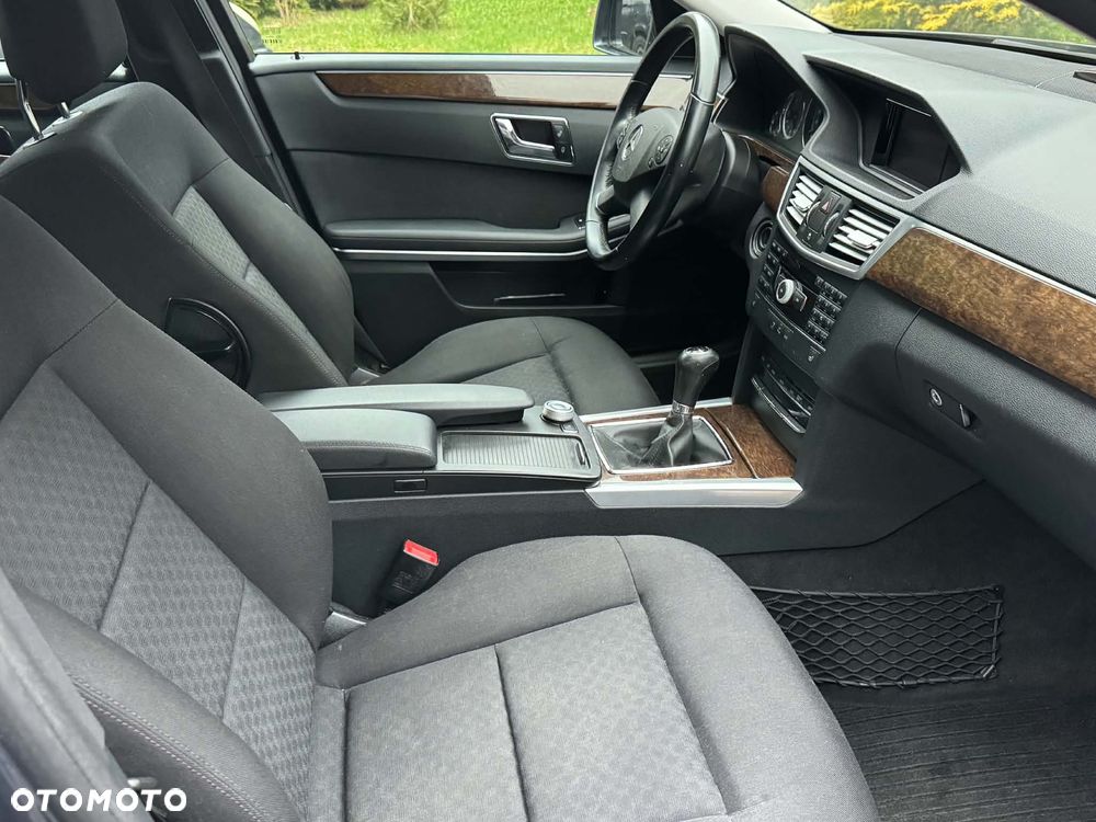 Mercedes-Benz Klasa E 200 CGI BlueEffICIENCY - 10