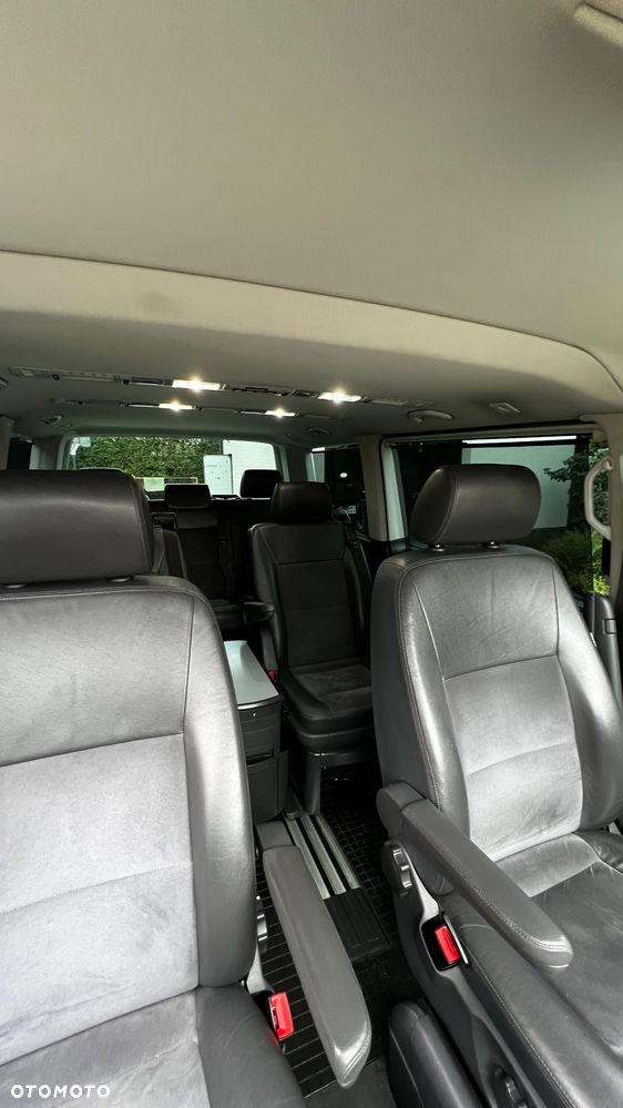 Volkswagen Multivan - 25