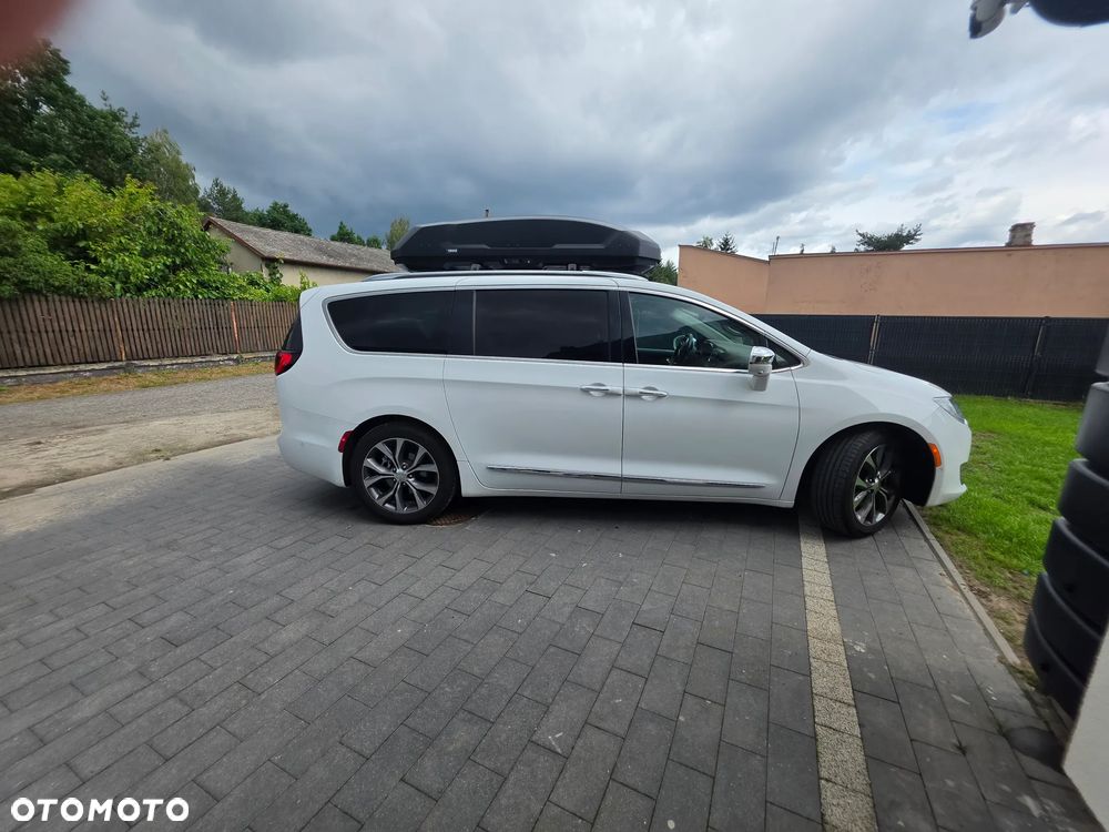 Chrysler Pacifica - 6