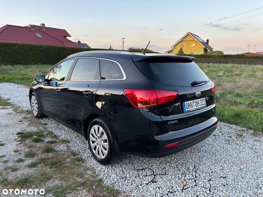 Kia Ceed 1.6 CRDi 128 Dream Team Edition - 15