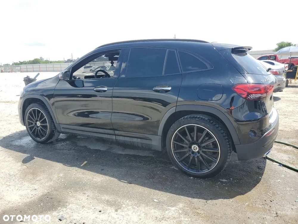 Mercedes-Benz GLA - 3