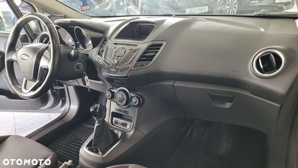 Ford Fiesta - 22