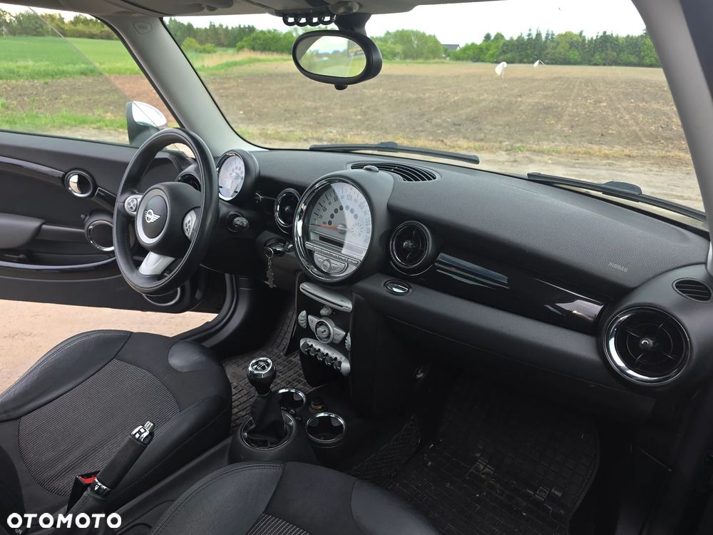 MINI Cooper Standard - 17