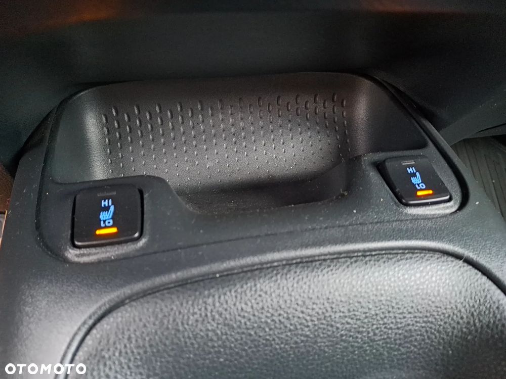 Toyota Corolla 1.8 Hybrid Comfort - 32