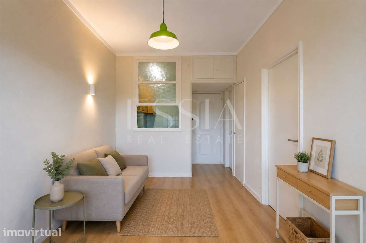 Apartamento T1 Próximo da Praça Velasquez com Varanda - Grande imagem: 3/24