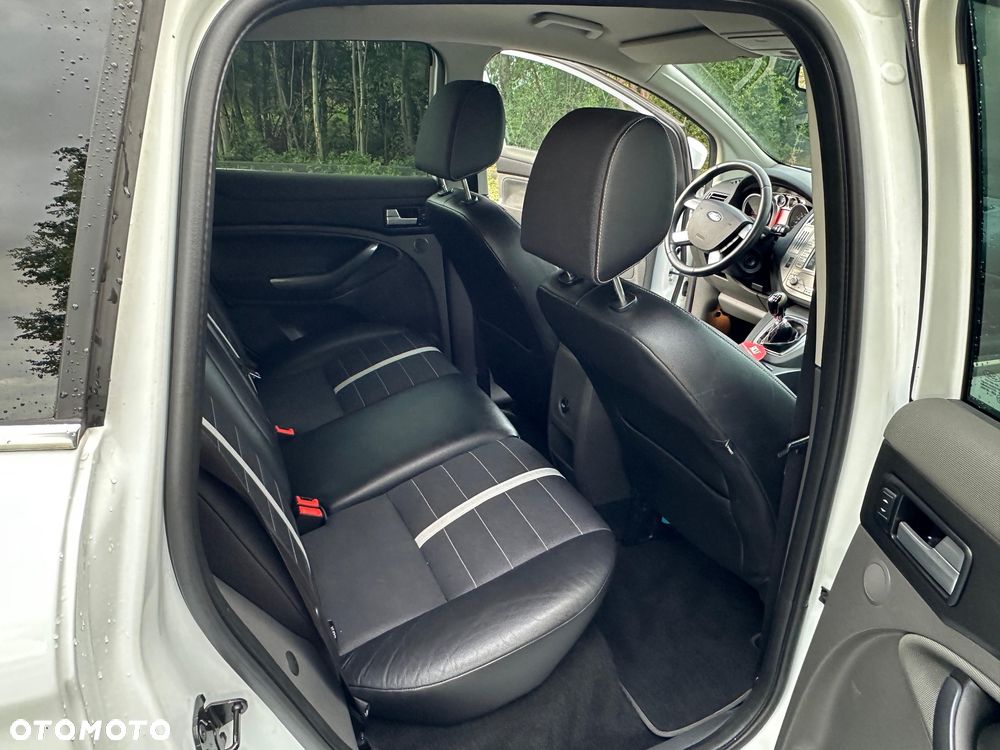 Ford Kuga - 23