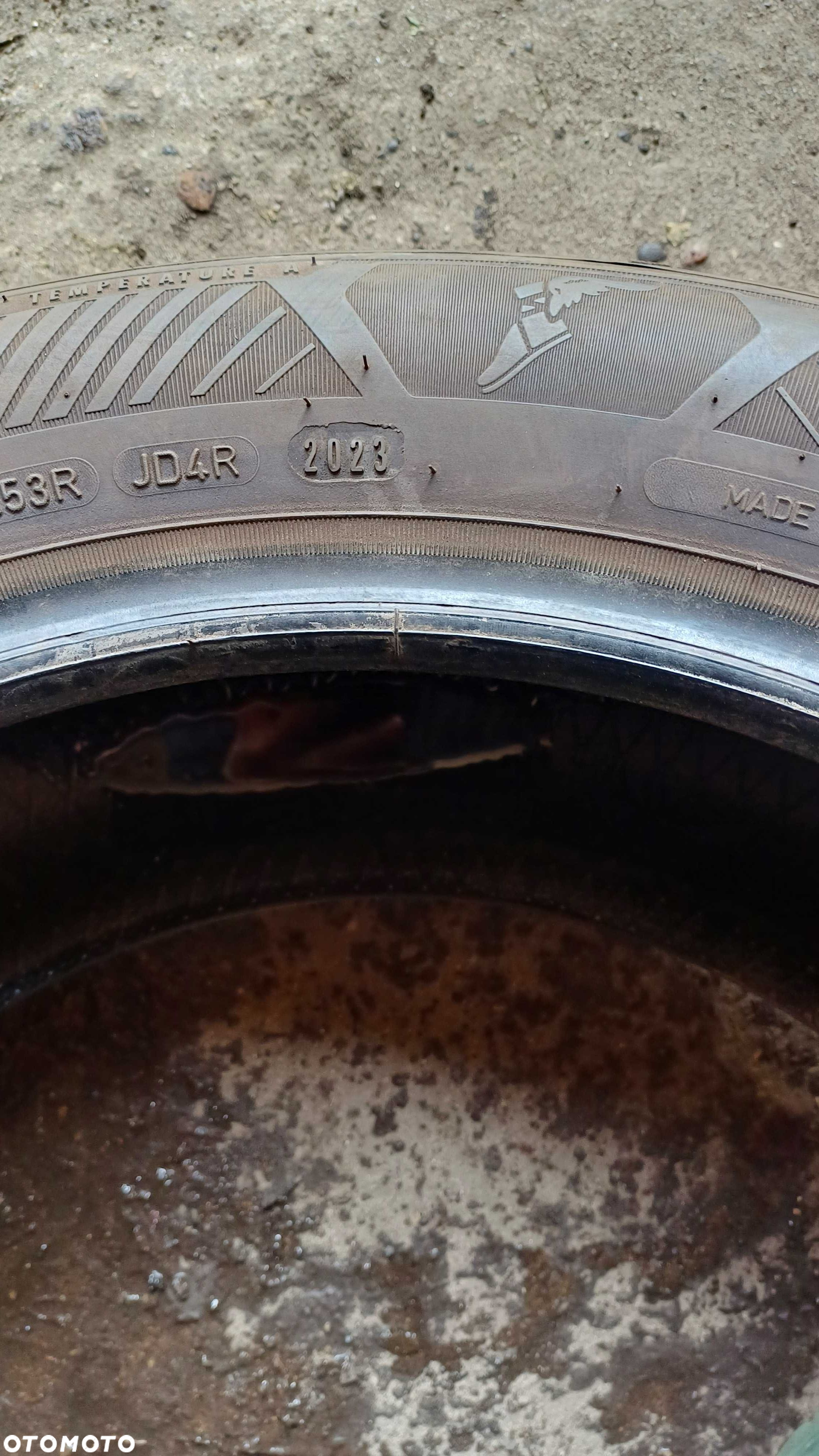 Goodyear EfficientGrip Performance 2 215/55 R17 98W XL 2023r - 4