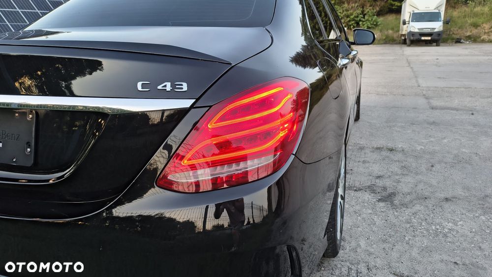 Mercedes-Benz Klasa C AMG 43 4Matic 9G-TRONIC - 15
