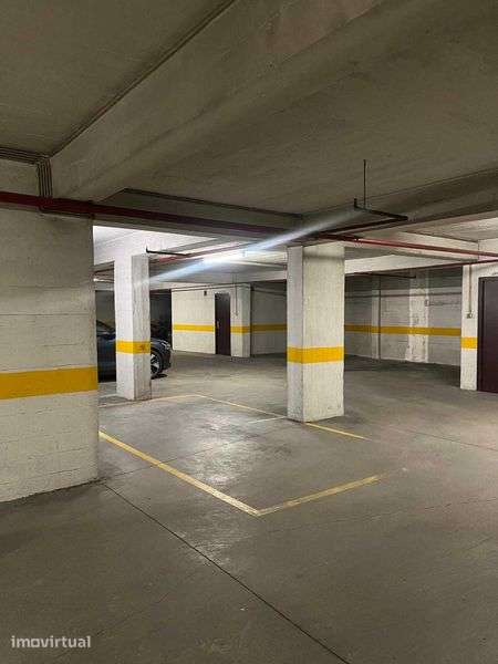 Alugo/Vendo Garagem em TELHEIRAS -rua Augusto Macedo 4 junto ao SUPERA - Grande imagem: 2/4