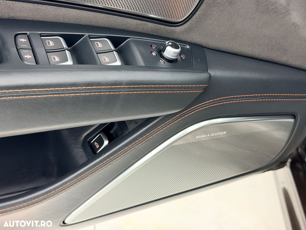 Audi S8 4.0 TFSI quattro Tiptronic - 38