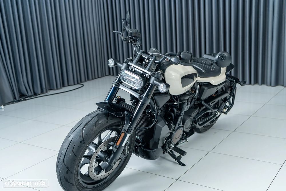 Harley-Davidson Sportster S - 21