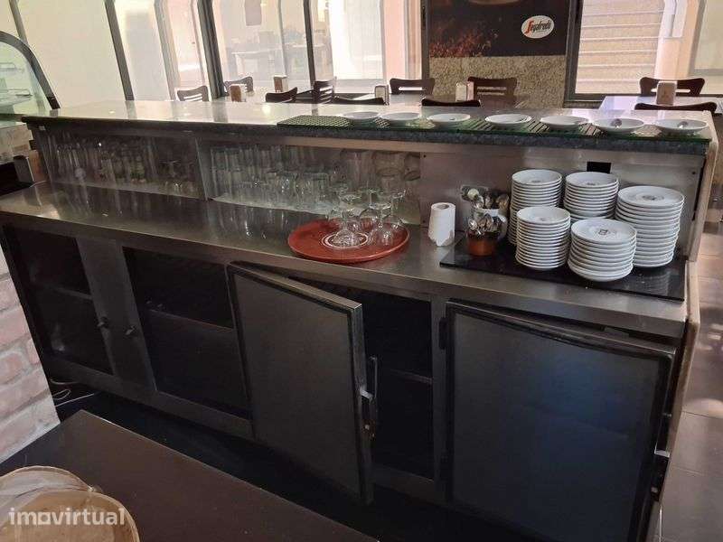 Loja Comercial com Snack-Bar instalado -Trespassar ou Arrendar - Grande imagem: 4/11
