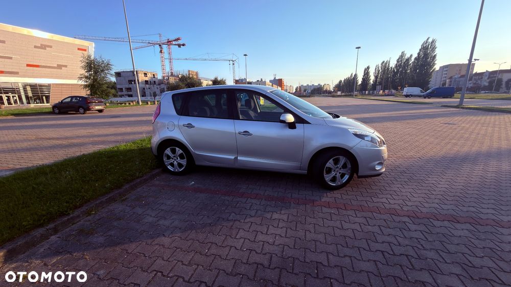 Renault Scenic 1.6 16V 110 Dynamique - 4