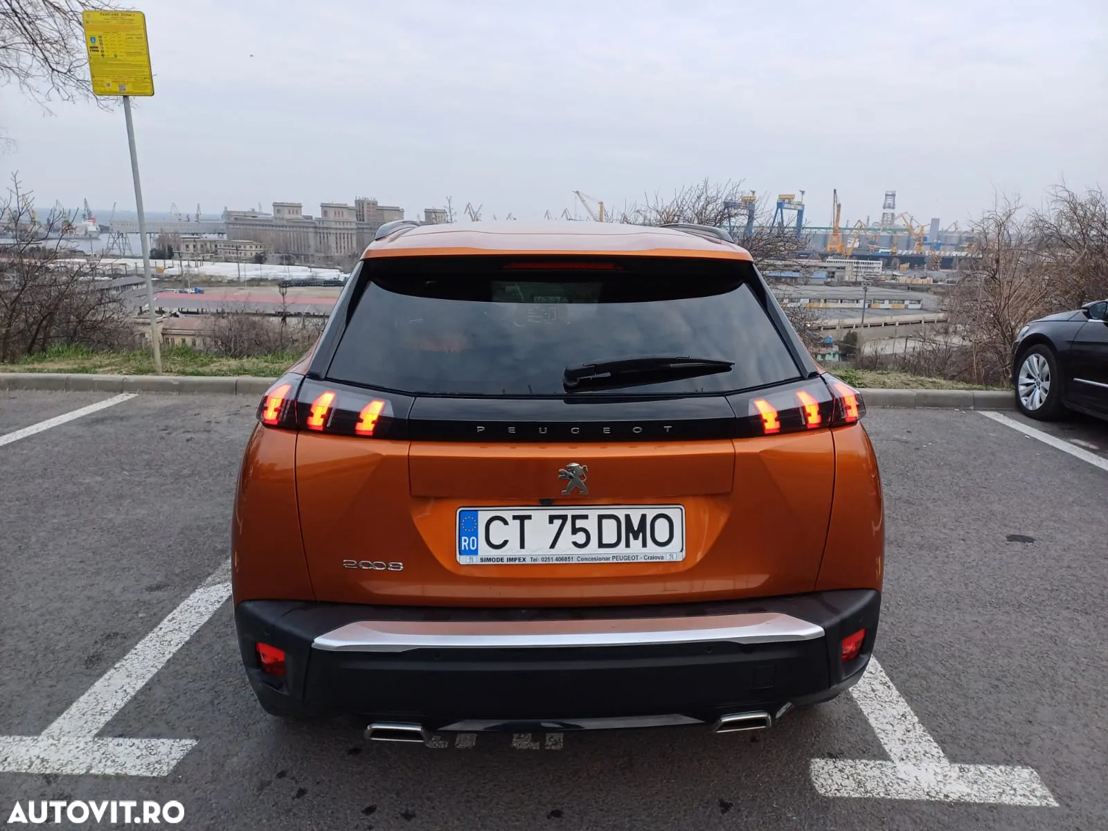 Peugeot 2008 1.2 PureTech EAT8 STT Allure Pack - 4