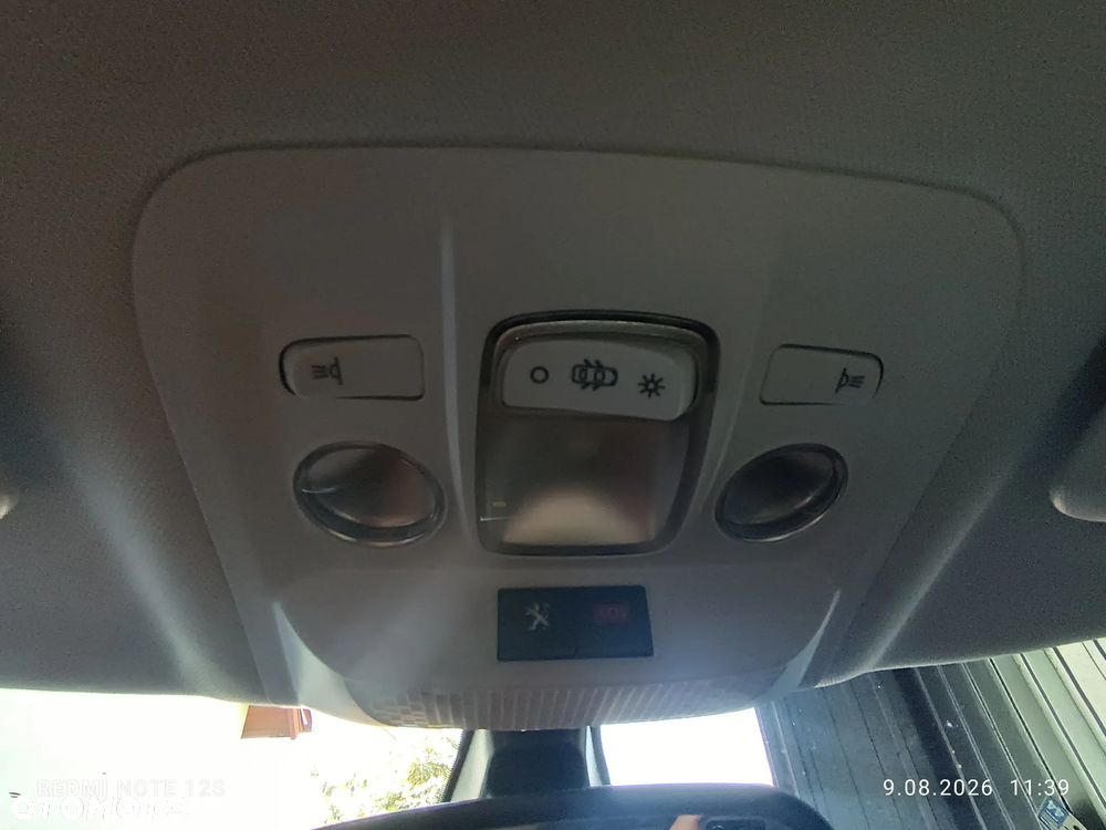 Peugeot 2008 1.5 BlueHDi Allure S&S - 38