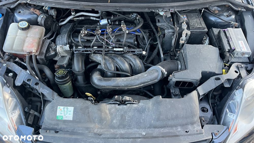 Ford Focus 1.6 Ambiente - 19