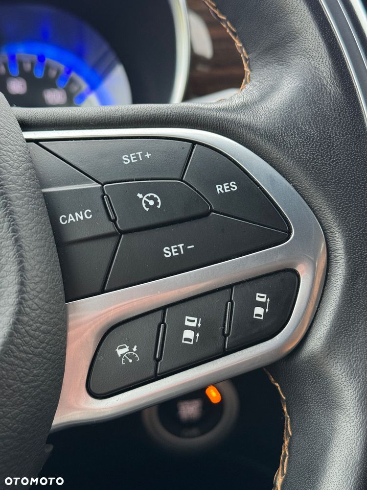 Chrysler Pacifica - 20