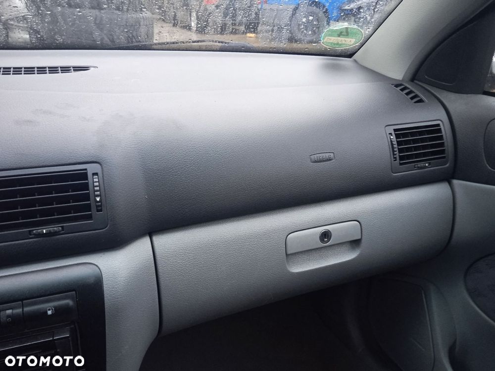 Panel środkowy konsola kratki nawiewu Skoda octavia 1 - 4