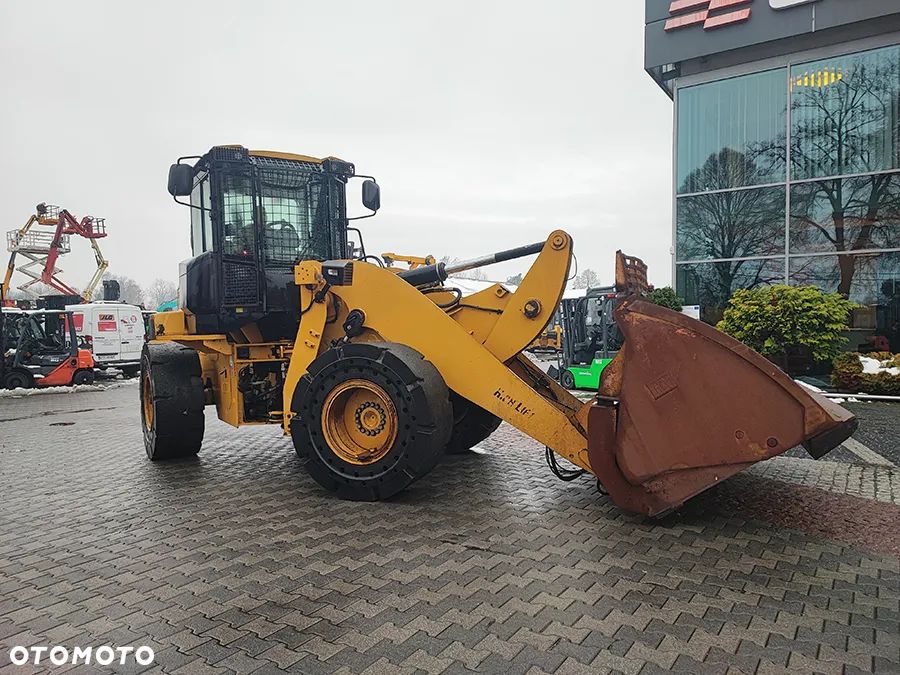 Caterpillar 930K - 10